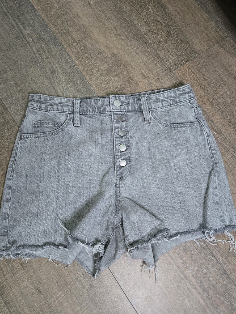 Universal Thread Gray High-Rise Button-Front Denim Shorts